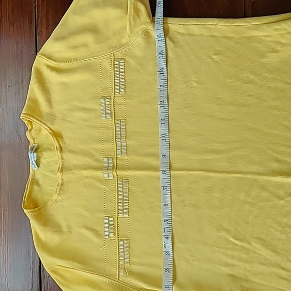 Like new tight knit short sleeve top with embellishments - Picture 3 of 5